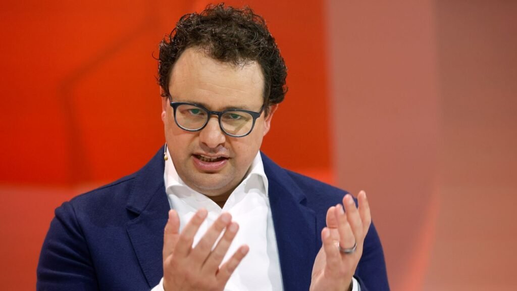 Per Dario Amodei (Anthropic) l'AI porterà la disoccupazione americana al 10-20% in cinque anni