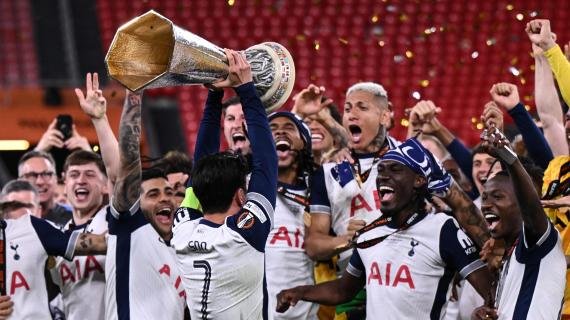 Tottenham, rinforzo per presente e futuro: dal Giappone arriva il difensore Kota Takai -