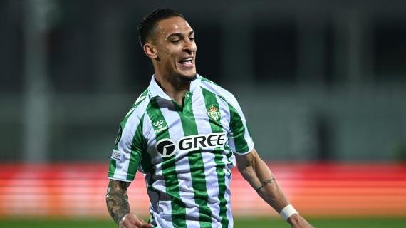 Antony ancora al Betis, il ds: "United, giocheremo le nostre carte. Senza ipotecare il club" -