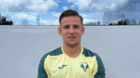 Via da casa a 16 anni per il calcio, l'arrivo all'Hellas e il futuro: Suslov si racconta -