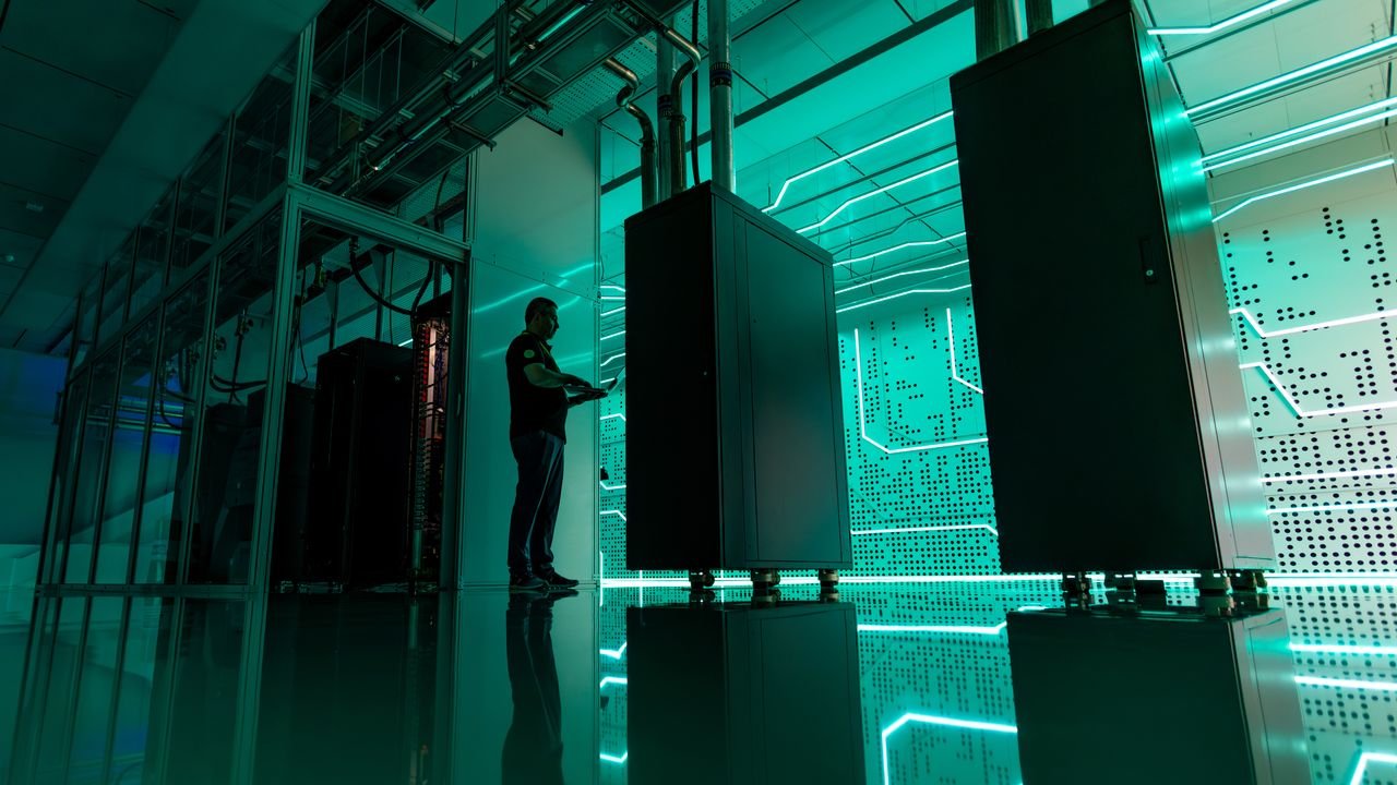 Mettere l’AI Act in pausa, chi sono tutti quelli che lo vogliono (spoiler: non solo le big tech)