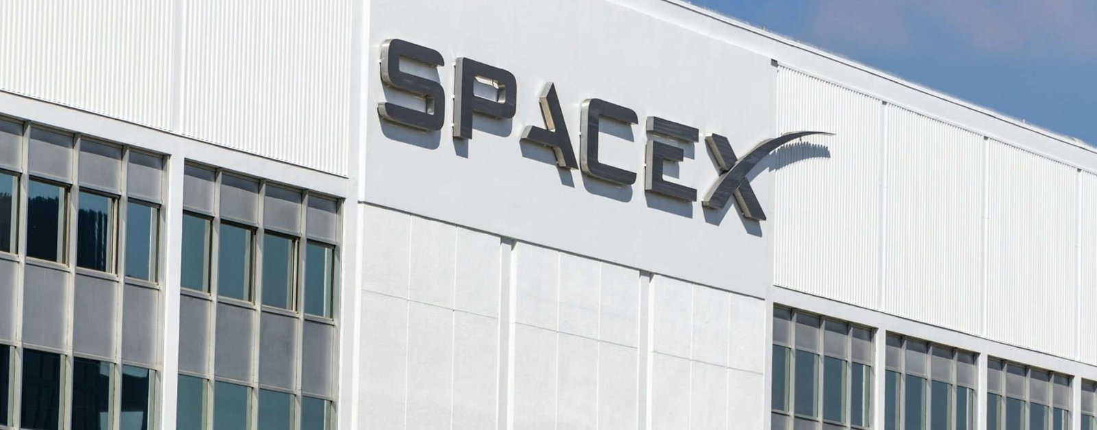 SpaceX investe 2 miliardi di dollari in xAI