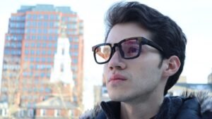 TranscribeGlass, abbiamo provato gli occhiali intelligenti che trascrivono le conversazioni