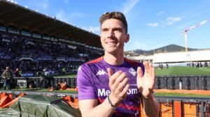 Fiorentina, Gosens e il futuro di Kean: "Sentirsi a casa è fondamentale, glielo dico sempre" -