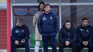 Salernitana, 2-0 in amichevole alla Vis Pesaro. I tifosi: "O vincete la C o andate via" -