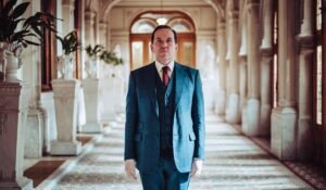 Professor T (UK) 4: uscita e anticipazioni