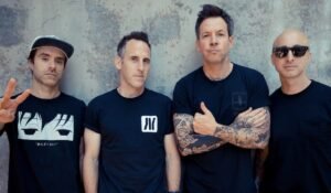 La Band Simple Plan In Posati Per Il Documentario Credits Prime Video.003