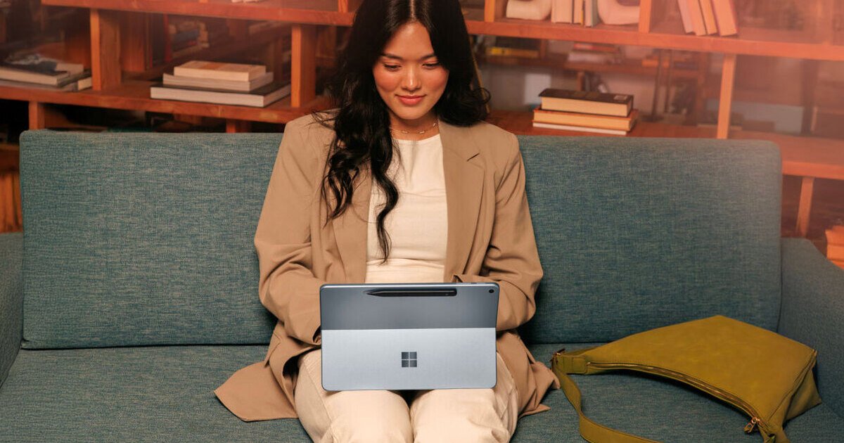 La sparata di Microsoft: Windows 11 il doppio più veloce di Windows 10. Il confronto con PC di 10 anni fa