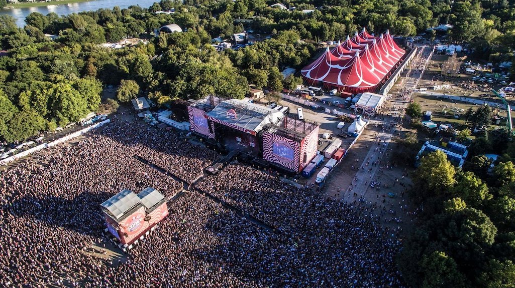 Kneecap banned from Hungary, forced to cancel Sziget Festival performance · News ⟋ RA