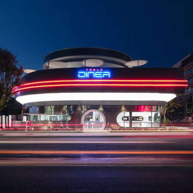 Il Tesla Diner di Santa Monica Blvd (West Hollywood)