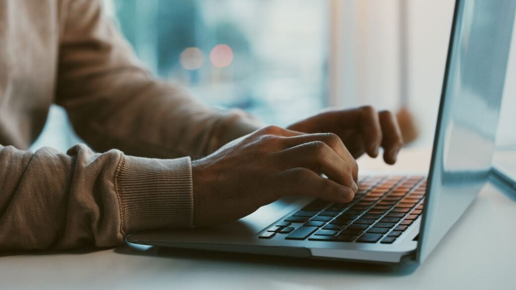 Quando l’intelligenza artificiale diventa psicologo, nutrizionista e coach vuol dire che c'è un problema