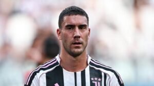 Juventus, per Vlahovic timida ipotesi Newcastle: diventerebbe concreta con l'addio di Isak -