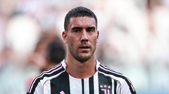Juventus, per Vlahovic timida ipotesi Newcastle: diventerebbe concreta con l'addio di Isak -