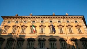 Pro e contro della legge sull'intelligenza artificiale, l'analisi