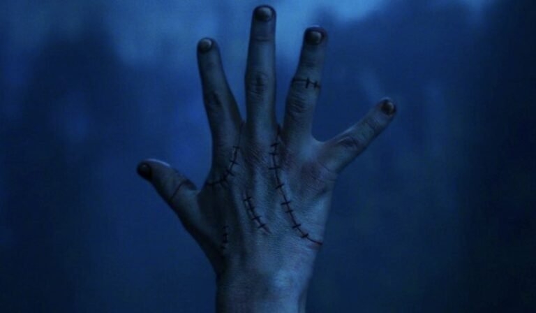 Mercoledì 2, rivelata l'origine di Mano. Confermata una teoria dei fan della serie di Netflix