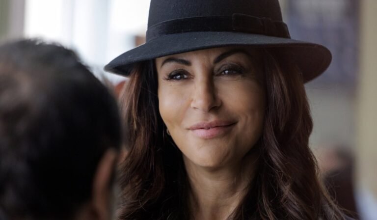 A testa alta, prossimamente su Canale 5 la nuova fiction con Sabrina Ferilli. La trama