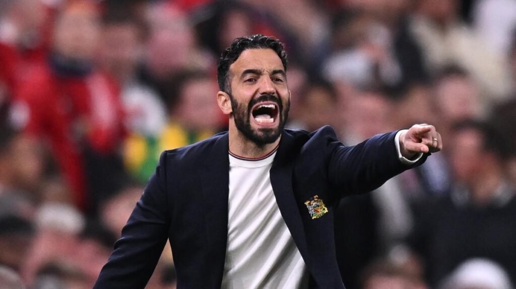Rivincita Amorim: "Se non soffrisse un po', non sarebbe il Manchester United" -