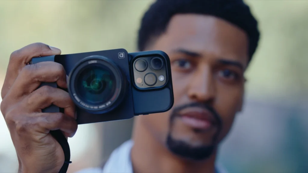 Camera Intelligence annuncia Caira: la fotocamera con Nano Banana