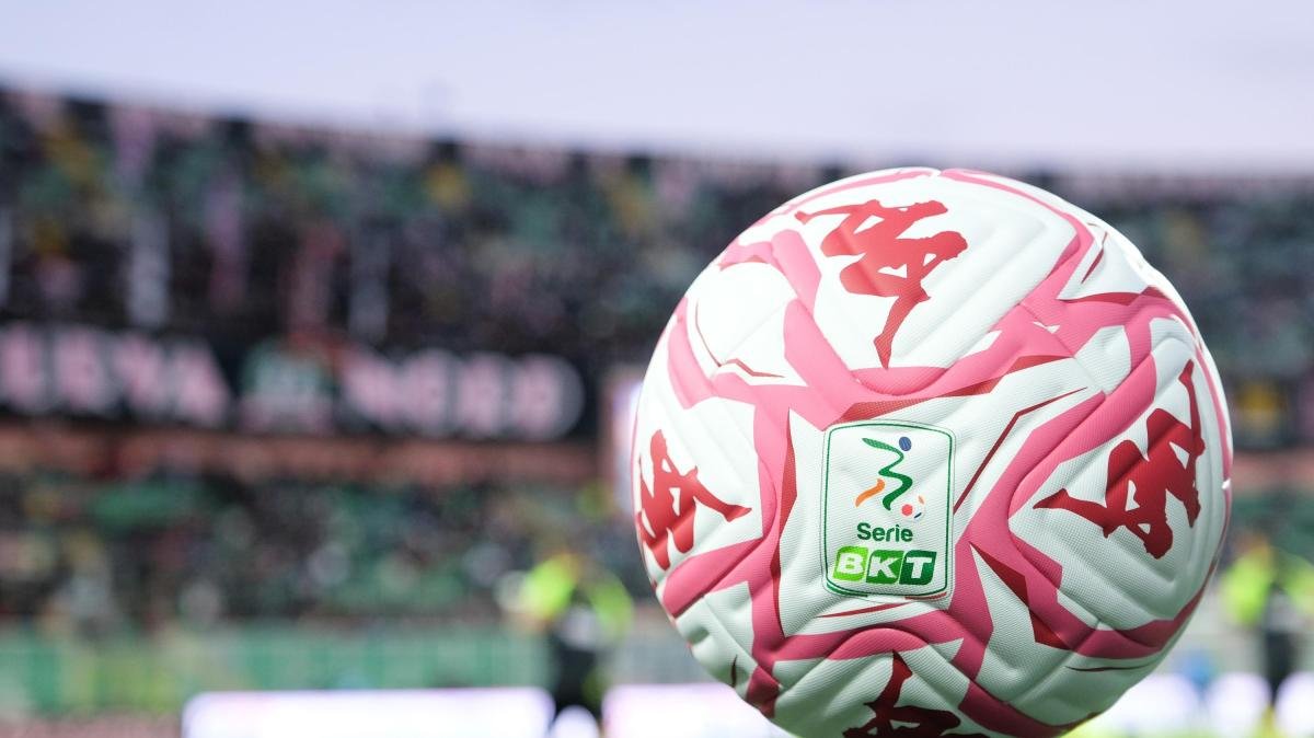 Serie B, 12ª giornata: il Venezia travolge la Samp, colpo Juve Stabia. Frosinone-Modena è spettacolo -