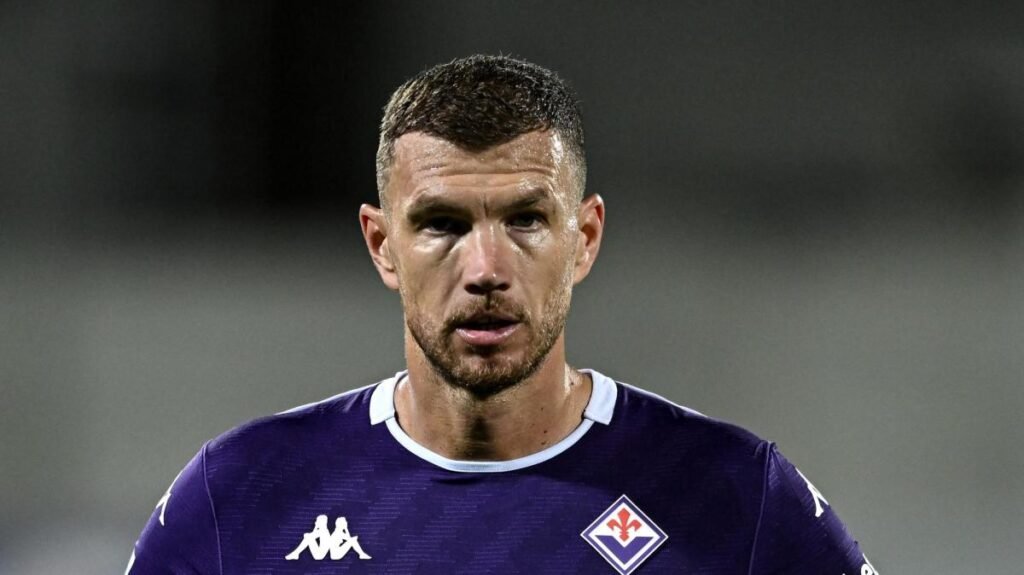 Fiorentina-Lecce, le formazioni ufficiali: nei viola fuori Gud dentro Dzeko. Nel Lecce c'è Banda -
