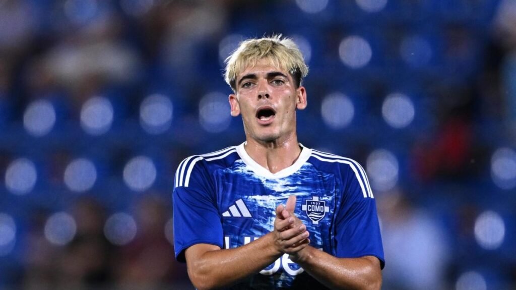 Como, Alex Valle: "Oggi con Palestra lo stesso duello che ho avuto con Politano" -