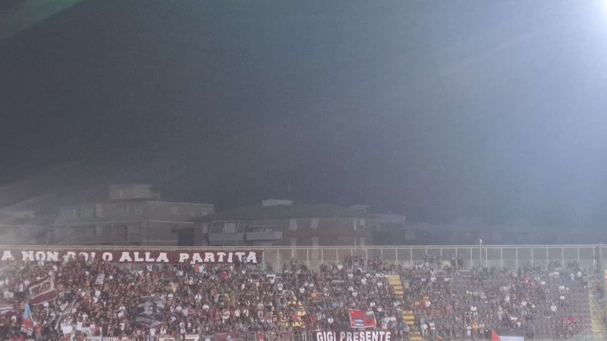 Livorno, la società chiede una tregua ai tifosi: prezzi ridotti per la gara con la Torres -