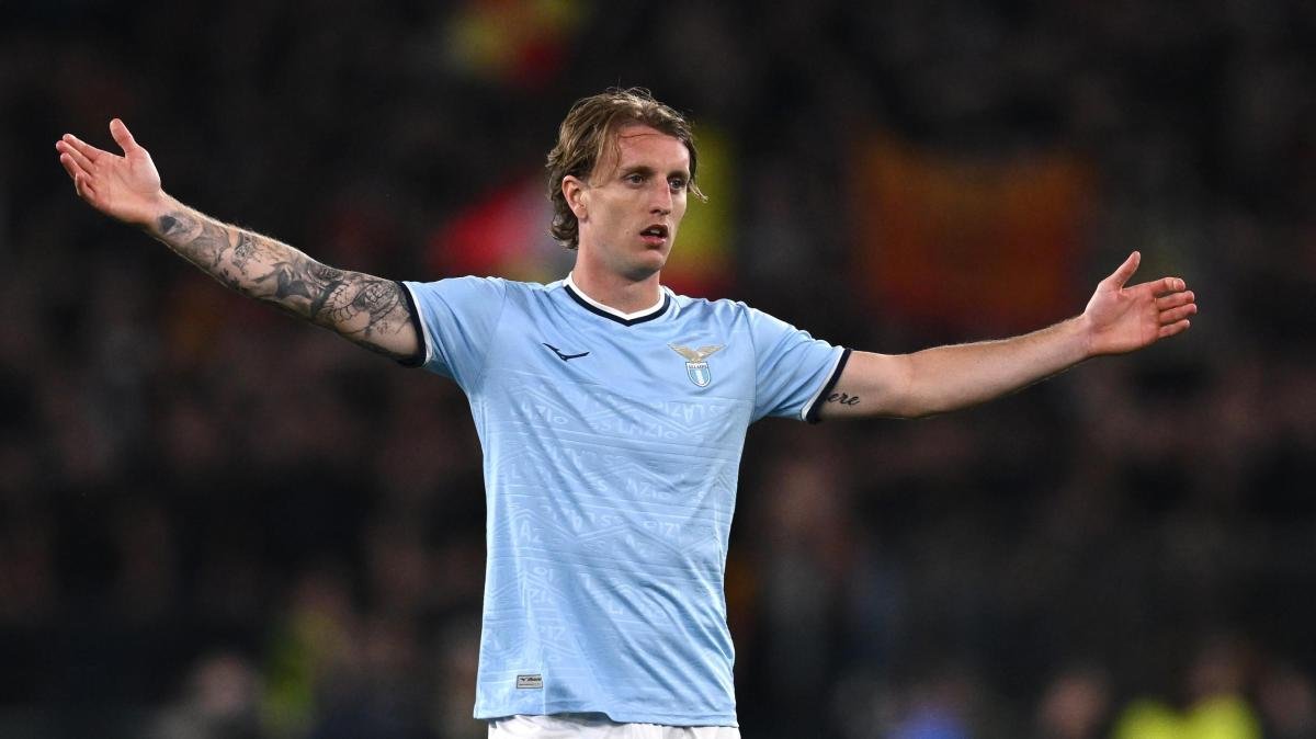 La Lazio: "Terapia conservativa decisione di Rovella". Il giocatore scriveva altro -