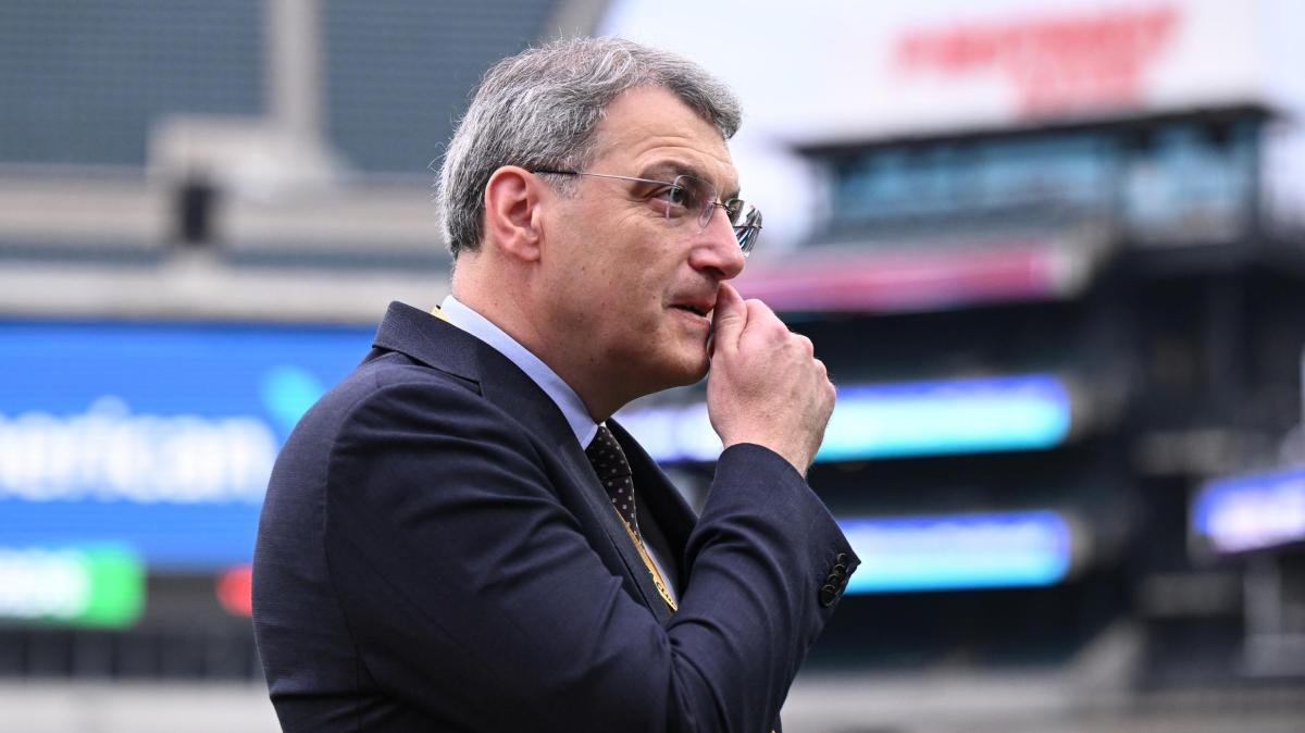 Comolli: "Vincere e aumentare i ricavi. Elkann deve avere la possibilità di smettere di iniettare capitale" -