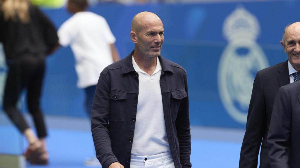 Zinedine Zidane prepara il ritorno i panchina: "Tornerò ad allenare, anche presto" -