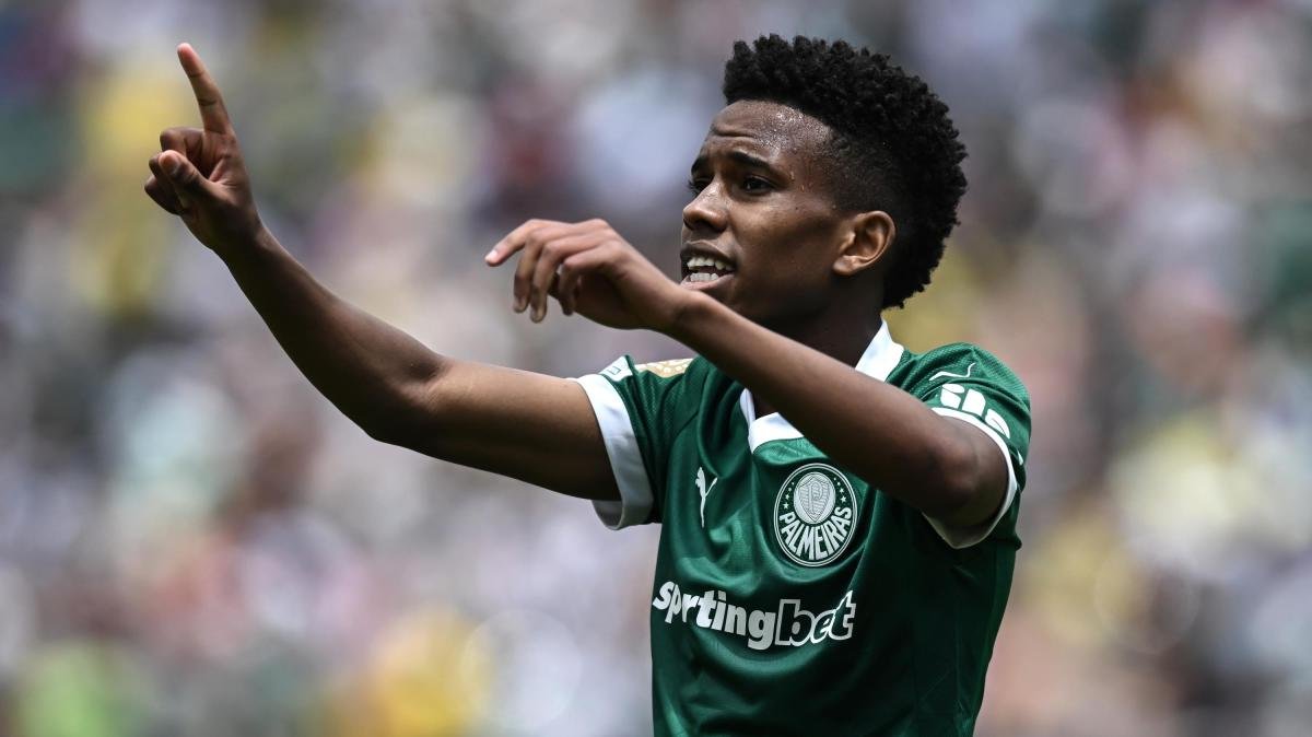 Estevao se la ride: "Al Chelsea mi chiedono: 'Sicuro di avere 18 anni?'" -