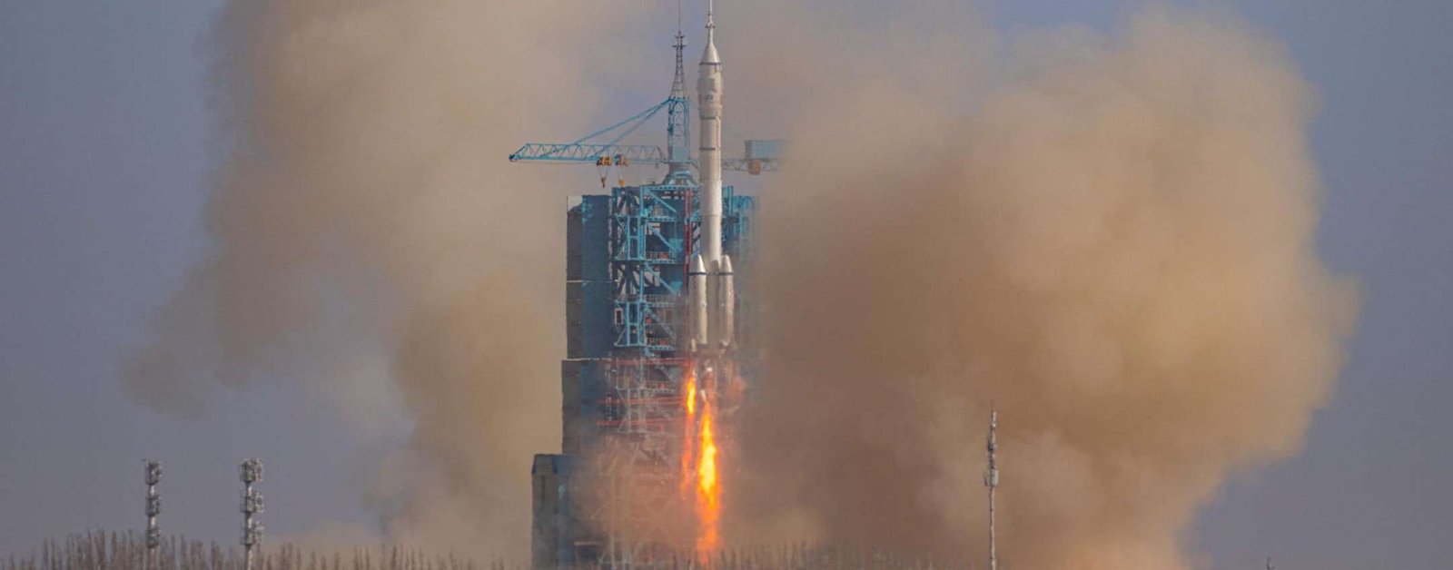 Cina lancia missione di emergenza per tre astronauti