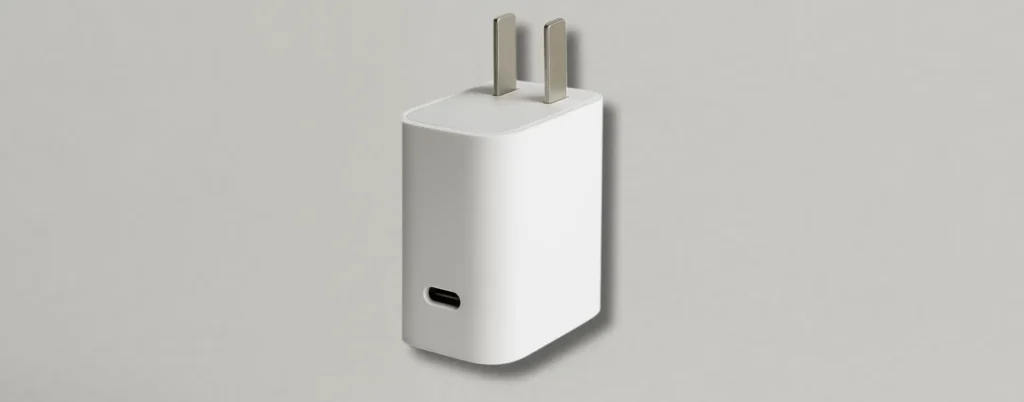 Europa: dal 2028 solo caricabatterie USB‑C, le eccezioni