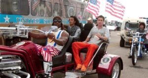 All'epoca, sembrava una semplice commedia. Oggi, questo film è diventato la profezia più inquietante del nostro tempo