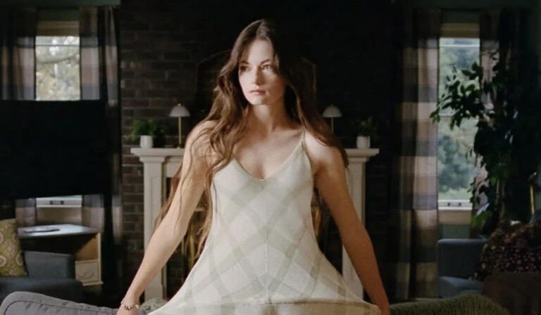 Twilight, Mackenzie Foy racconta il ritorno a Forks e il legame con la saga nella casa di Bella