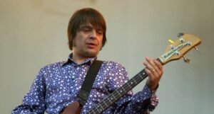 Primal Scream and Stone Roses bassist Gary 'Mani' Mounfield dies aged 63 · News ⟋ RA