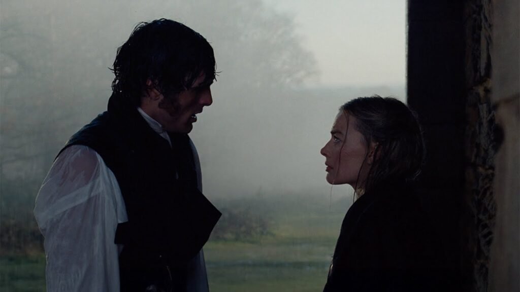 Cime Tempestose, Margot Robbie e Jacob Elordi ardono di passione nel travolgente trailer ufficiale