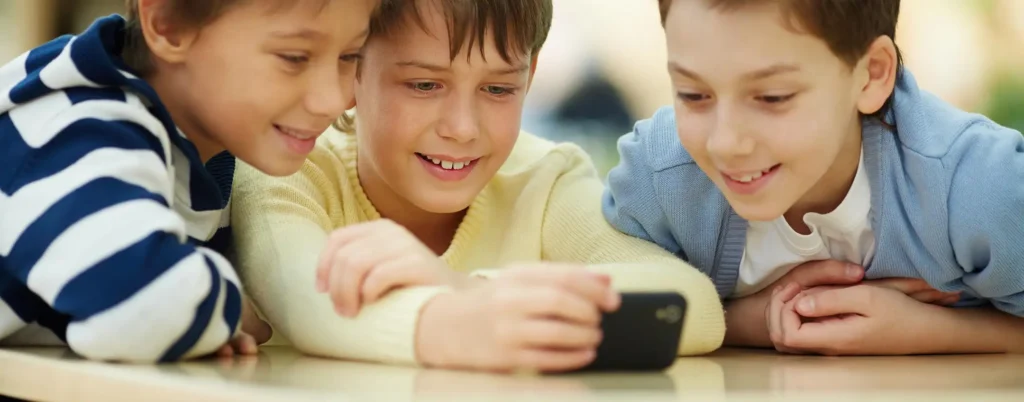 OS con verifica dell'età: minori più sicuri o nuove complicazioni?