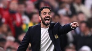 United ancora ko e si ferma Bruno Fernandes. Amorim: "Starà fuori qualche gara" -