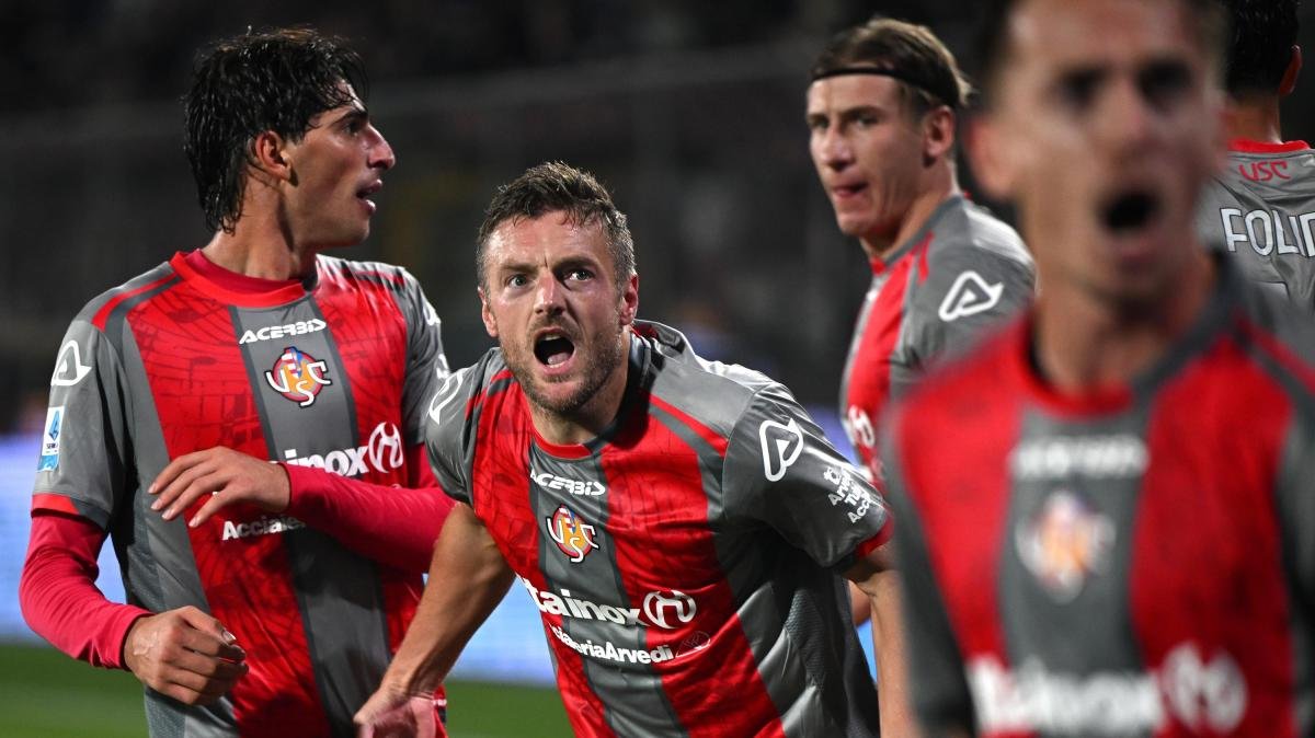 Il Bologna si ferma dopo oltre 2 mesi. Cremonese corsara grazie alla prima doppietta di Vardy -