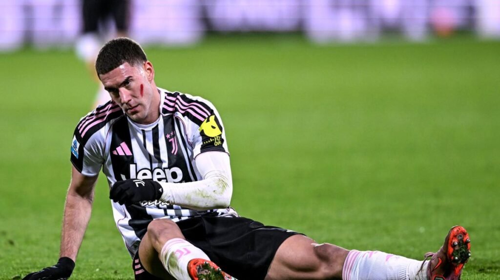 Juventus, che botta: lo stop di Vlahovic sarà lungo. Tempi di recupero e non solo, tutte le ultime -