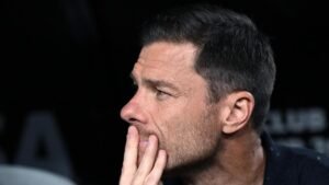 Real, Xabi Alonso soffre e Vinicius se la ride. Il tecnico sorvola: "Non ho visto le immagini..." -