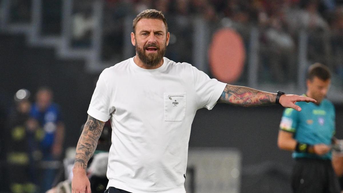 Genoa, De Rossi: "L'espulsione ha condizionato. Dobbiamo migliorare" -