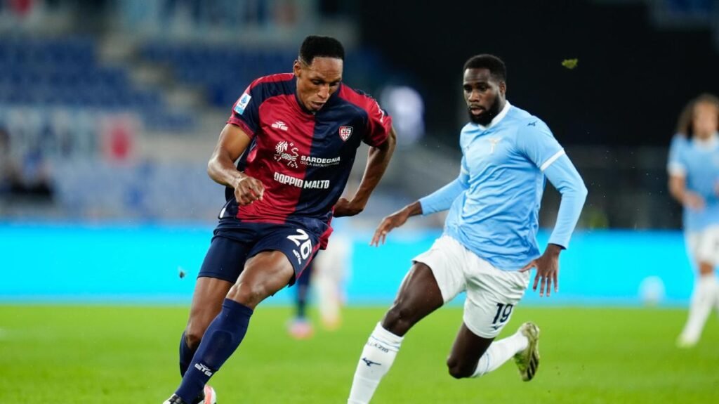 Cagliari a Bergamo ancora senza Mina, conferma per la sorpresa Rodriguez a sinistra -