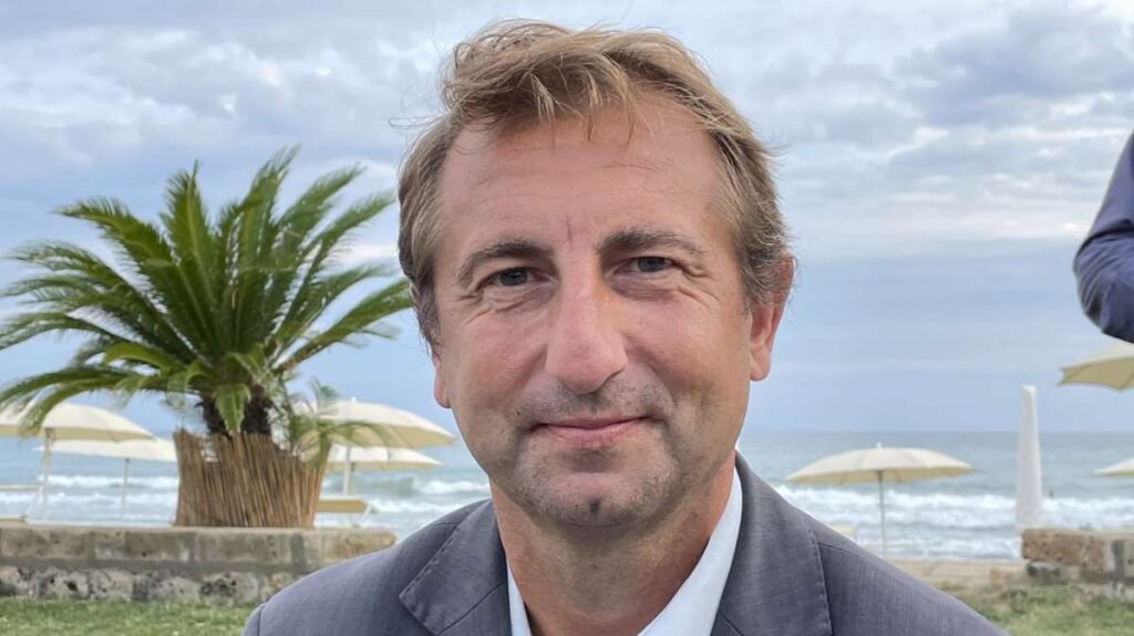 Milan, c’e anche l’ipotesi Mateta per l’attacco. E in Italia si valuta Pellegrino. Tutte le big di serie A su Palestra. Napoli, giorni decisivi per Mainoo, l’alternativa può...