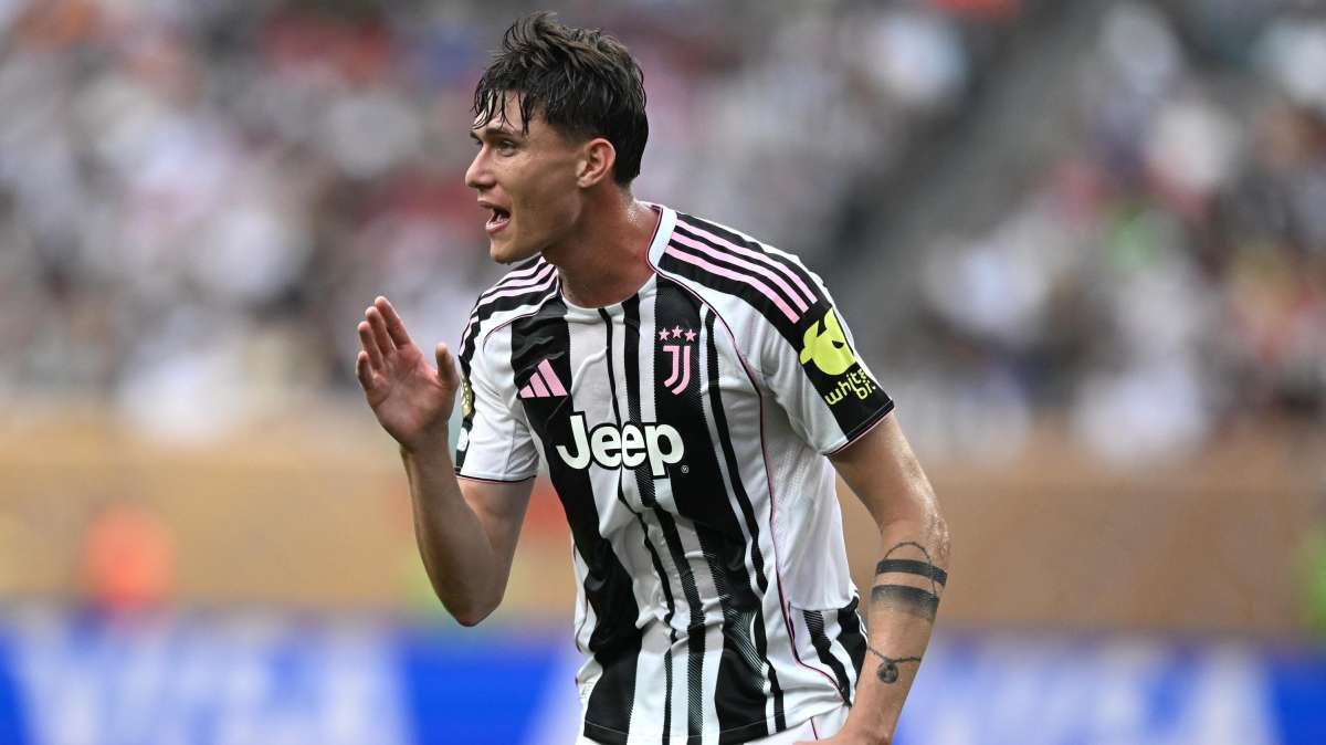 Nottingham, fuori l'ex Juve Savona. Il tecnico: "Ha fatto benissimo, ma gli diamo una pausa" -