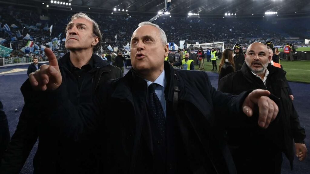 Lazio, l'Olimpico risponde a Lotito: "Oltre alla faccia, ci mettiamo anche il cuore!" -