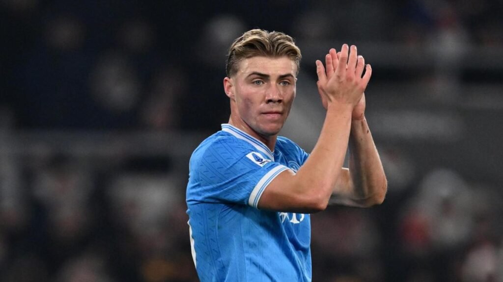 Rasmus Hojlund: il riscatto, la clausola, i costi. Tutto ciò che c'è da sapere sul suo futuro  -