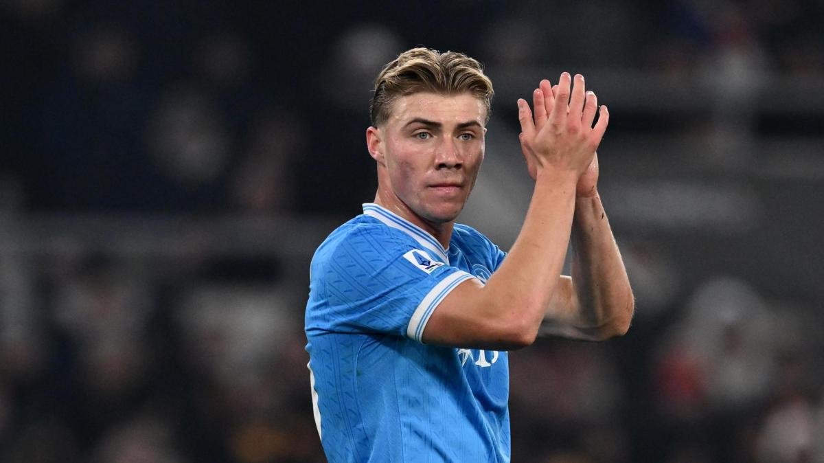 Rasmus Hojlund: il riscatto, la clausola, i costi. Tutto ciò che c'è da sapere sul suo futuro  -