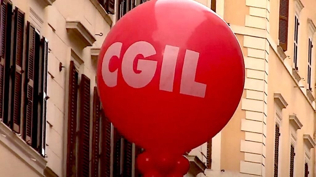 Violenze contro gli arbitri nel calcio, la Slc CGIL; "Una inaccettabile escalation" -