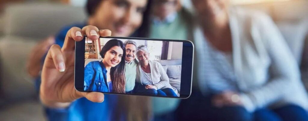 Foto su Facebook, i truffatori le usano per finti rapimenti